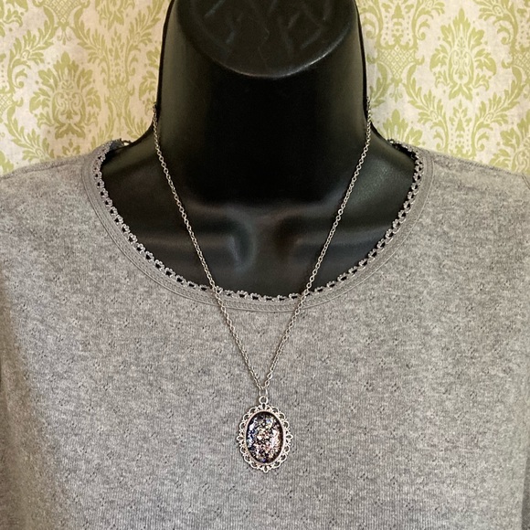 Galaxy hand-painted pendant - Picture 3 of 9